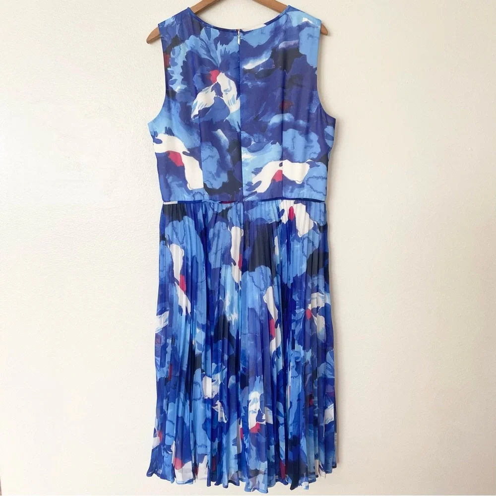 Maggy London Sleeveless Blue Floral Dress Women's Size 16 Pleated Skirt Spring - Picture 2 of 7